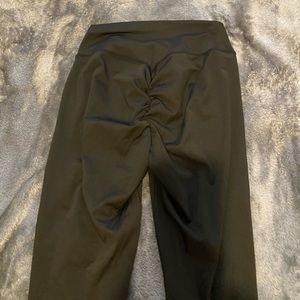 Scrunch butt leggings